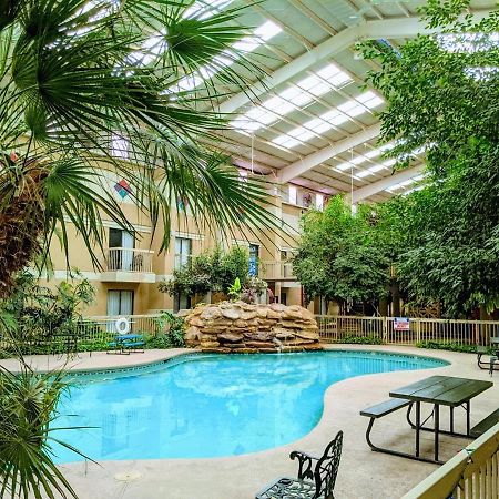 Atrium Inn Форт-Стоктон Екстер'єр фото