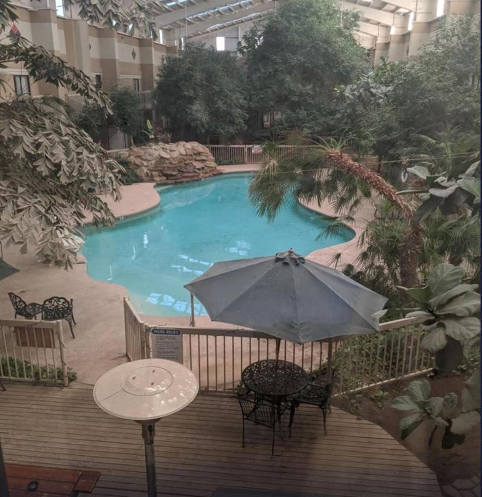 Atrium Inn Форт-Стоктон Екстер'єр фото